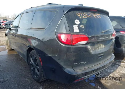 2018 Chrysler Pacifica Touring L Plus z USA, uszkodzony, nr VIN 2C4RC1EG5JR338138